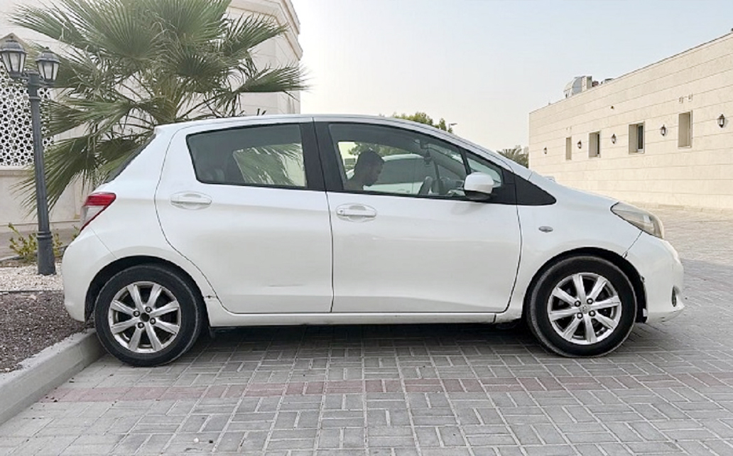 Toyota Taris 15 2013 Silver 3