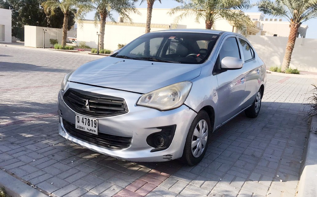 Mitsubishi Attrage 2014 Silver 2